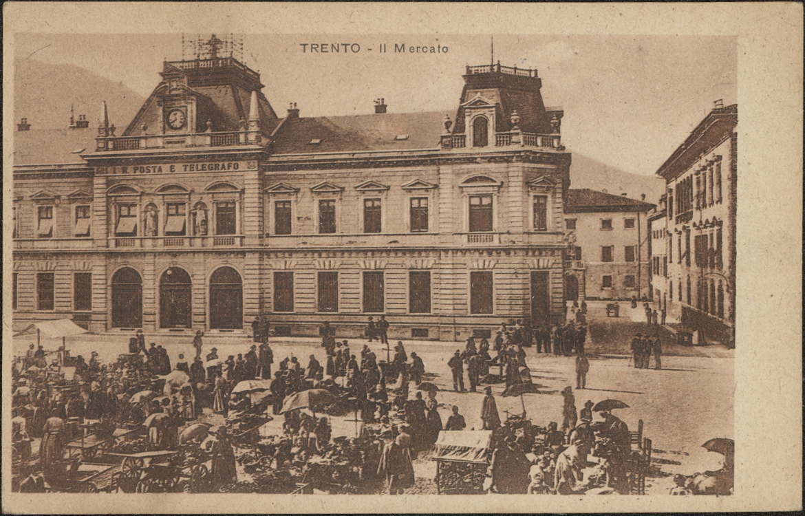 Trento - Piazza Alessandro Vittoria